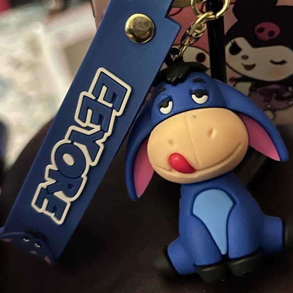 NWTS-DISNEY EEYORE KEYCHAIN & WRISTLET WITH KEY RING AND CLIP HOOK - Picture 3 of 3